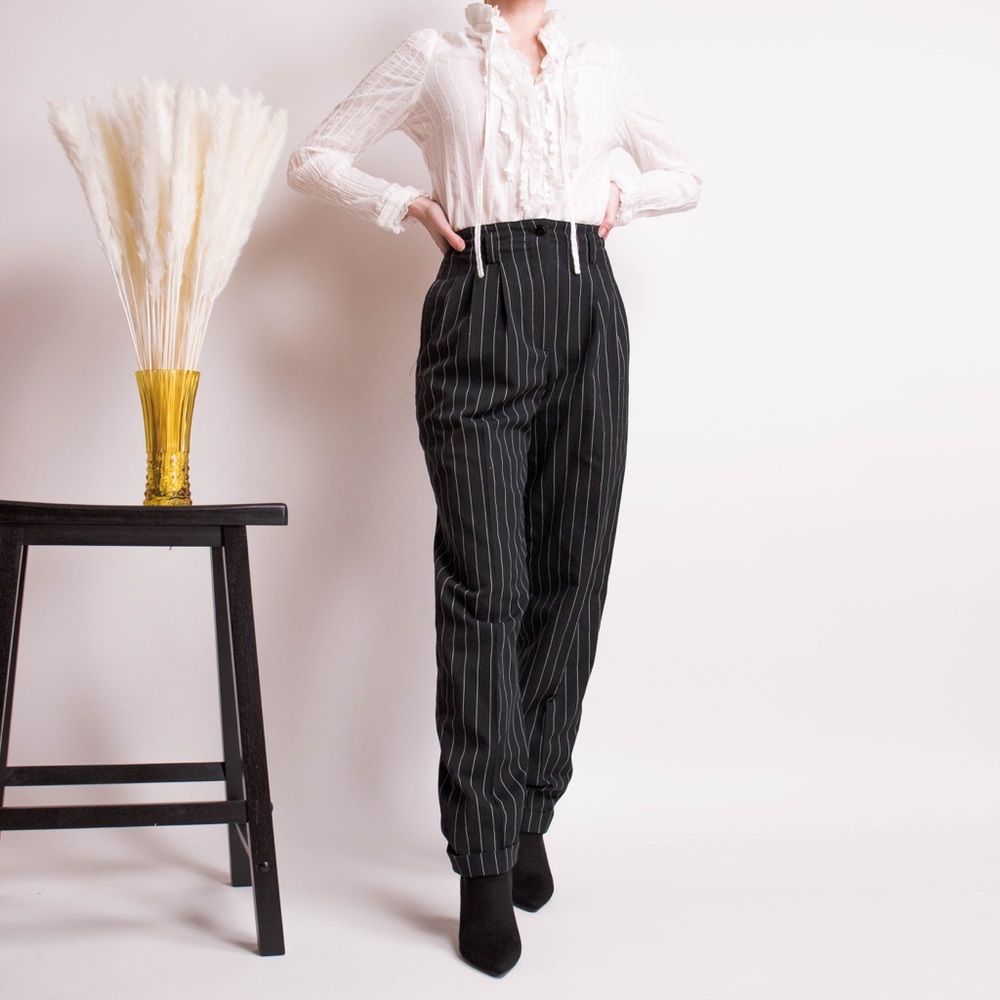 ❌SOLD❌Vintage black pinstripe high waist trousers - Picture 1 of 7